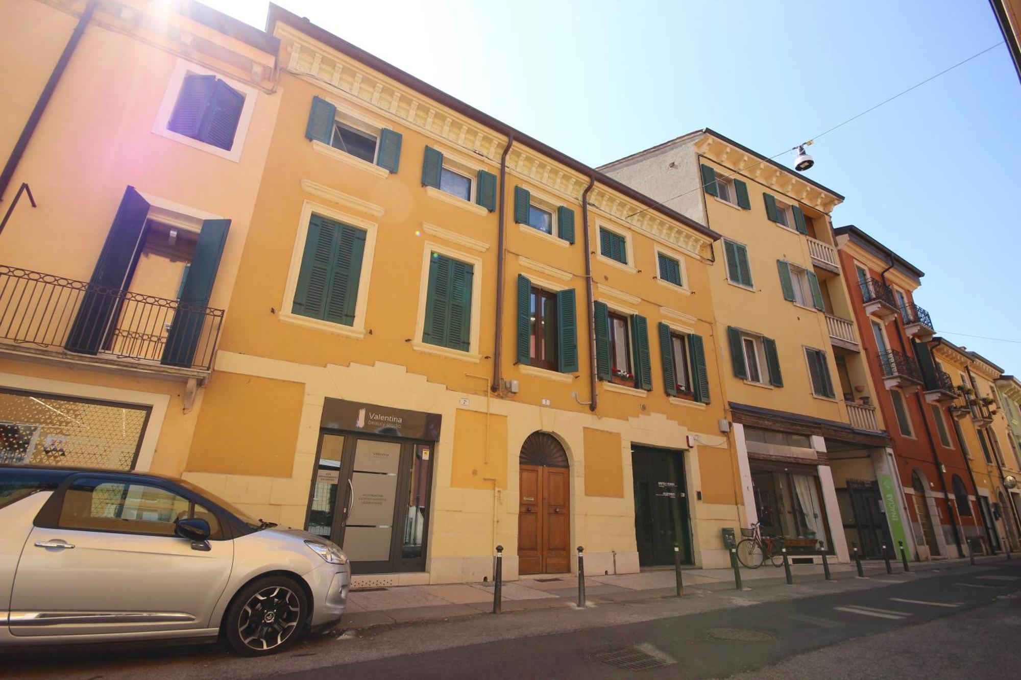 Case Vr Holiday Casa Di Mezzo Vérone Extérieur photo